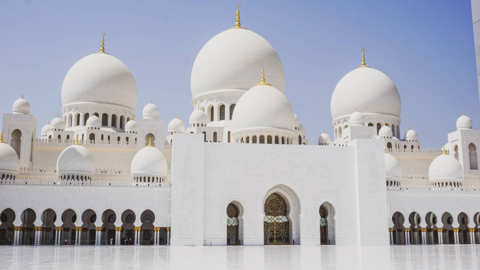 Sheikh Zayed Mosque Abu Dhabi: Photo Gallery – Meet Mariella