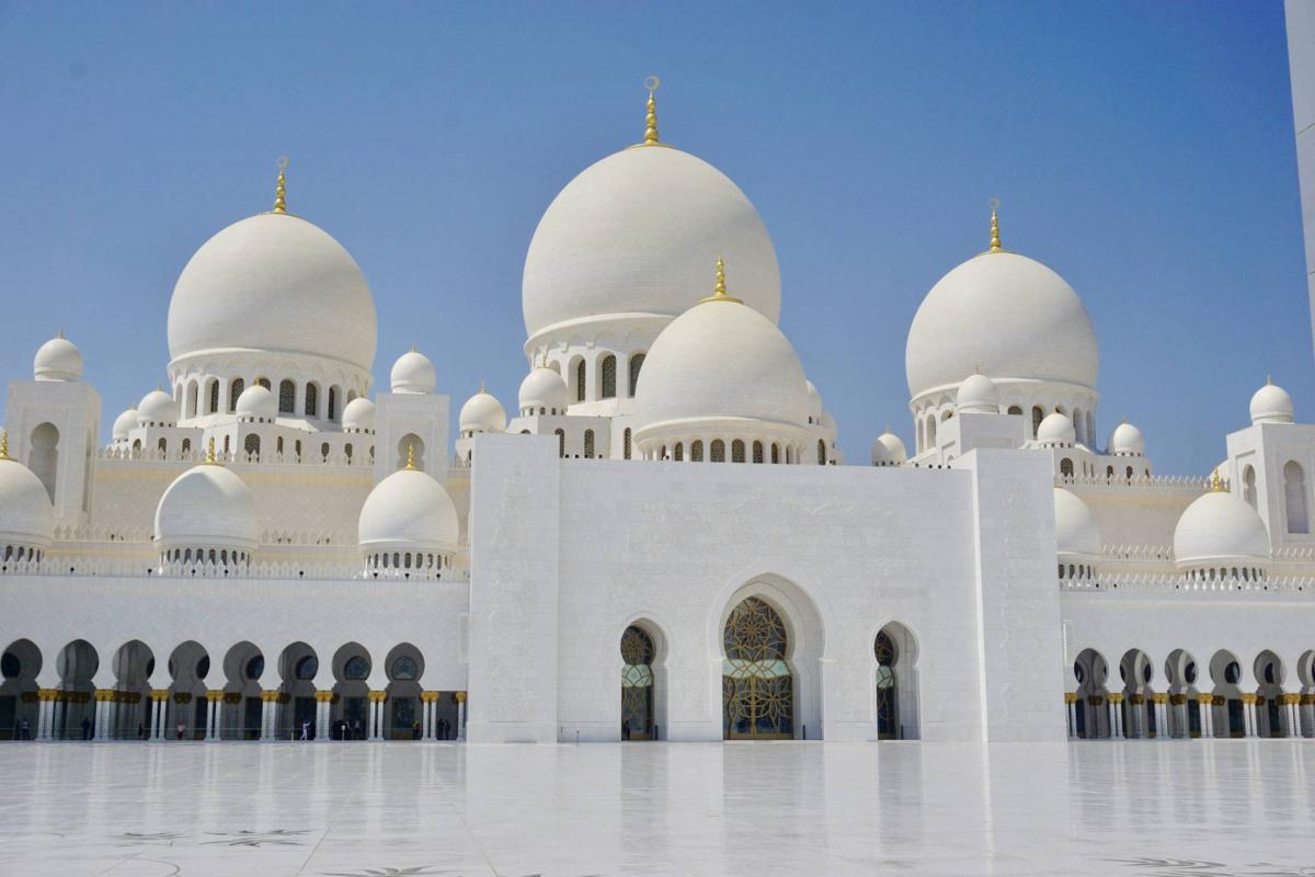 Sheikh Zayed Mosque Abu Dhabi: Photo Gallery – Meet Mariella